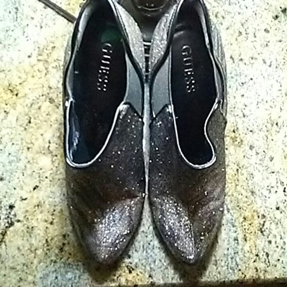 Guess leopard shiny heels